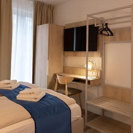 Fairschlafen Boutique Dreibett Kapitänszimmer 1-02, Sauna, Fitness Hotel Neustadt in Holstein