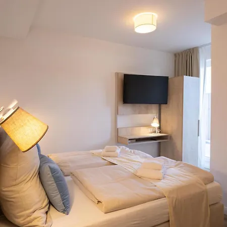 Hotel Fairschlafen Boutique Dreibett Kapitänszimmer 1-02, Sauna, Fitness Neustadt in Holstein